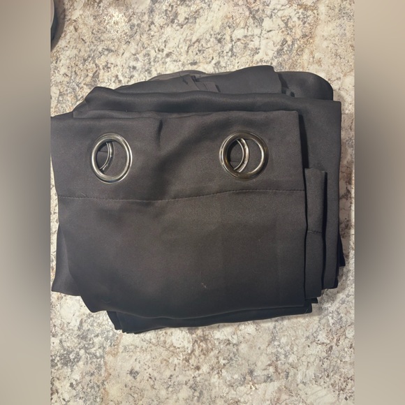 2 panels of black out curtains - Picture 2 of 2